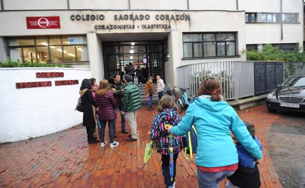 «Si la huelga dura un mes, tendremos que llevar a nuestros hijos a academias»