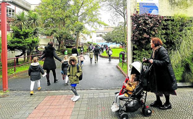 La negociación se atasca mientras 100.000 alumnos ven alterada la vida académica