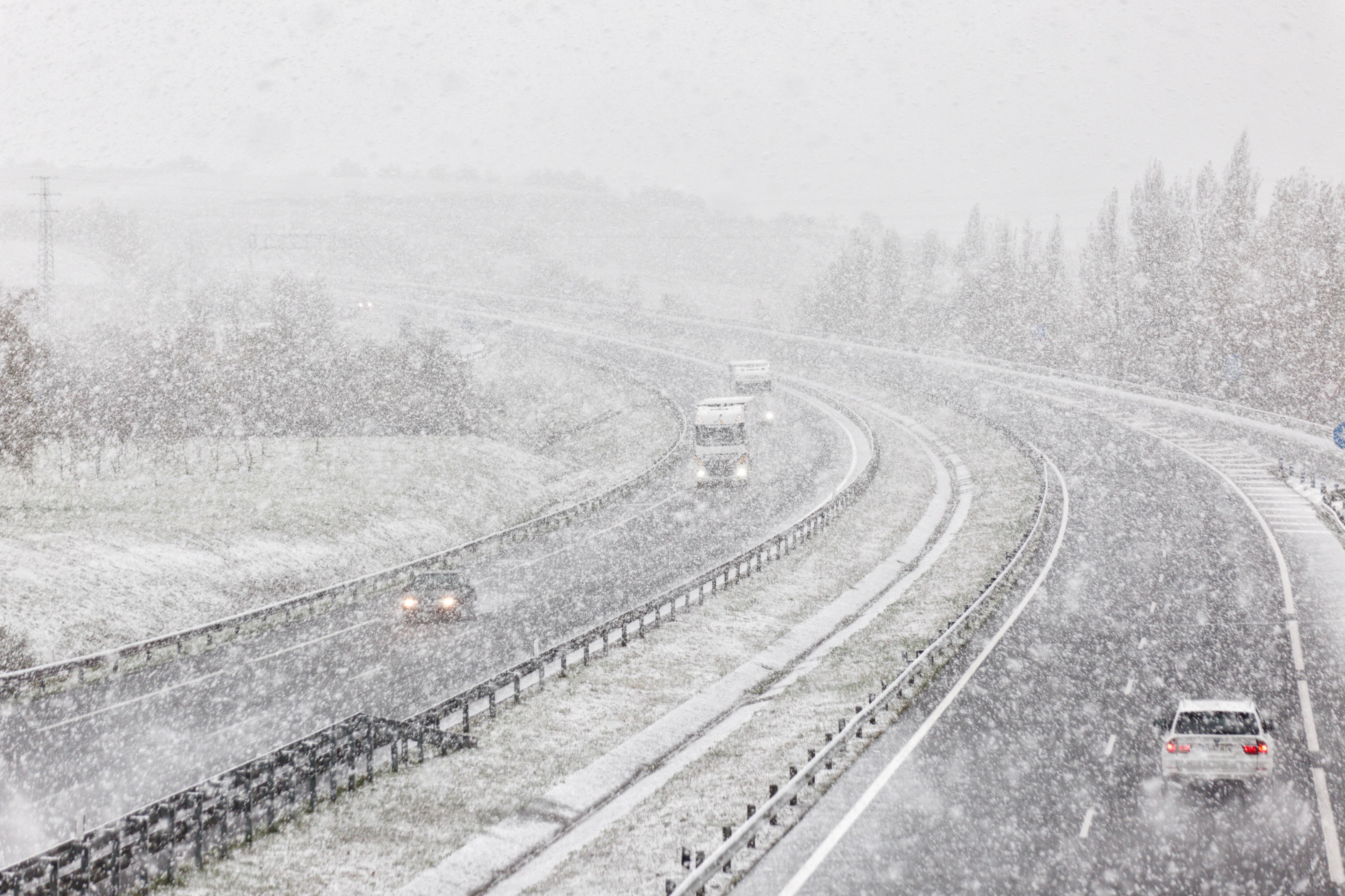 La nieve cubre de blanco el territorio