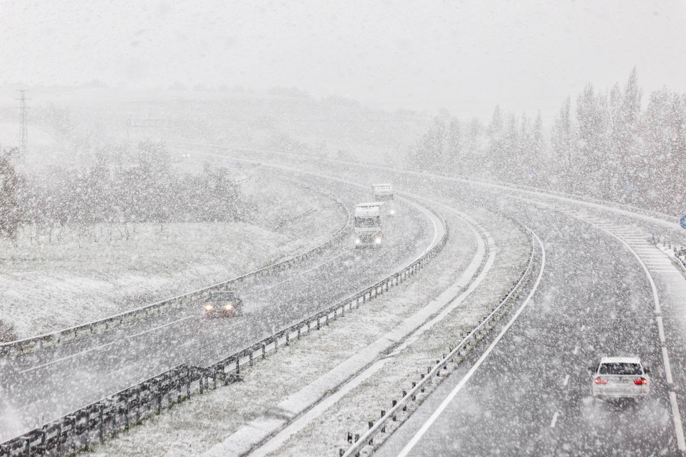 Un temporal de órdago deja paso a una semana de abrigo y paraguas