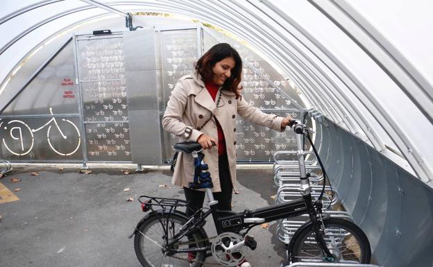 Vitoria estrena un nuevo aparcamiento cubierto para bicis en Santa Bárbara