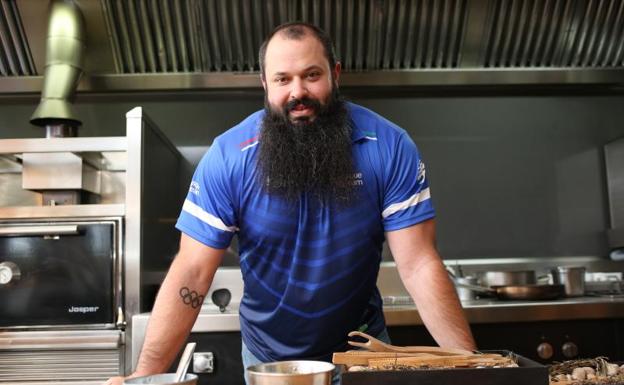 «Mi plato favorito es el arroz que me enseñó a cocinar mi madre»