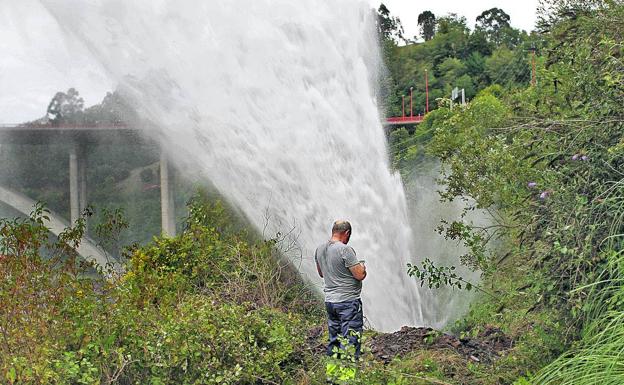 El canon ecológico al agua será más caro para atajar despilfarros