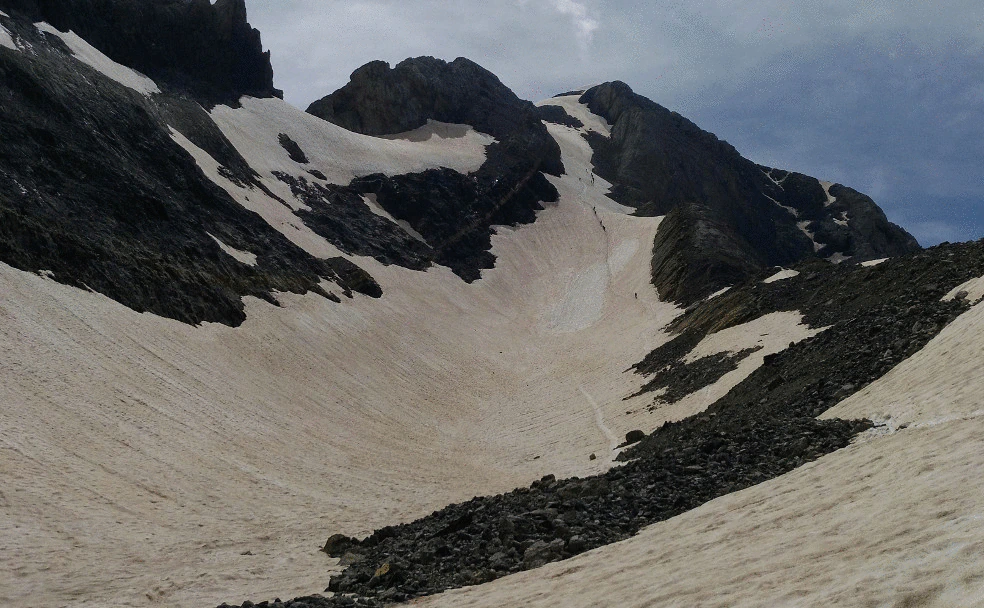 Monte Perdido: paisajes, cascadas y la temible Escupidera