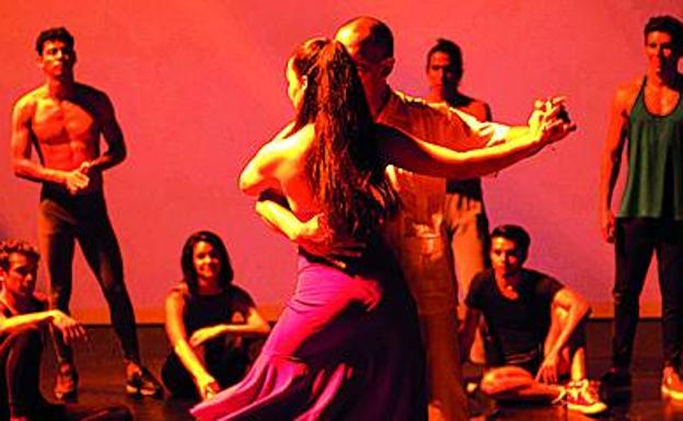 Crítica de 'El rey de todo el mundo' (2021): Bailando en la oscuridad