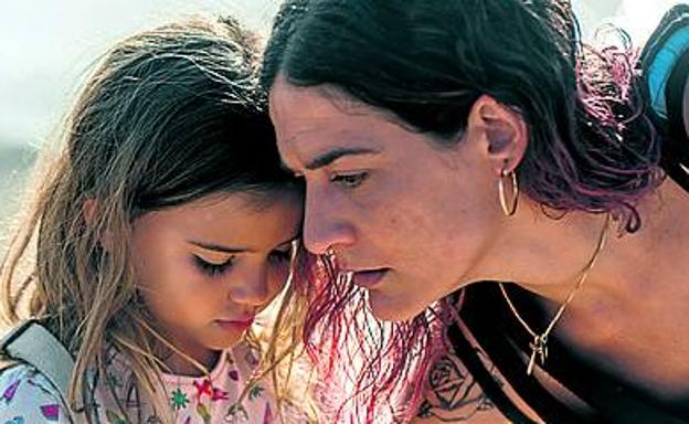 Crítica de 'Ama' (2021): Mujer entre perro y lobo