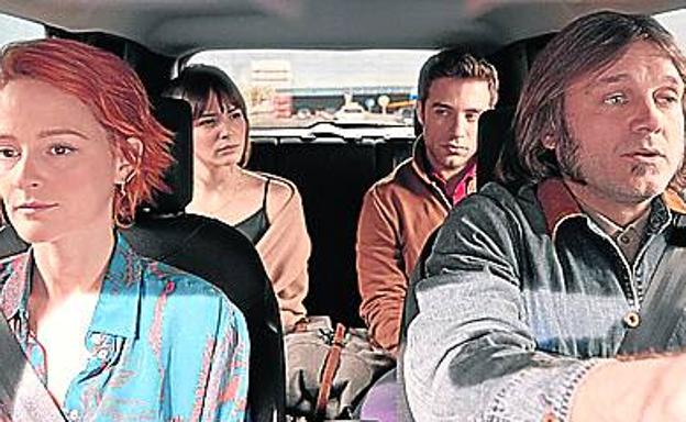 Crítica de 'Con quién viajas' (2021): Al volante y a lo loco