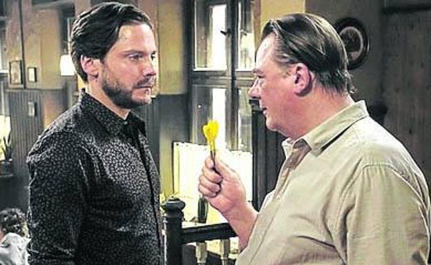 Crítica de 'La puerta de al lado' (2021): La culpa y el perdón