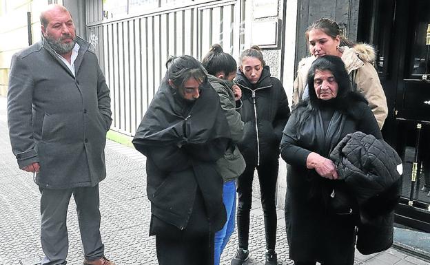 «Vi cómo disparaban a mi marido por la espalda cuando corría delante de mí»