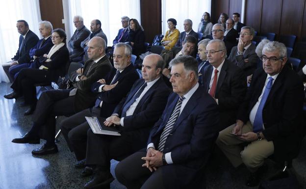 El fallo de los ERE llegadiez años después en plena negociación de la investidura
