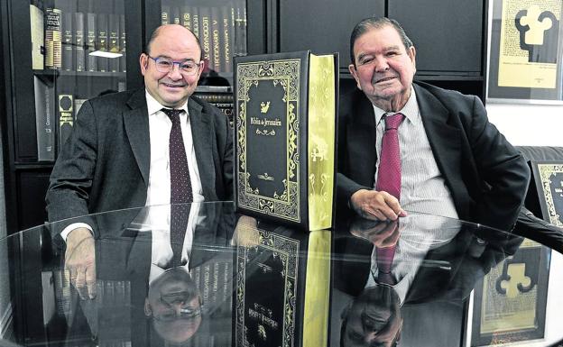 Desclée de Brouwer, la editorial bilbaína que exporta Biblias a todo el mundo