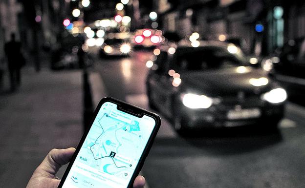 Álava ya cuenta con una licencia 'tipo Uber' por cada dos taxis