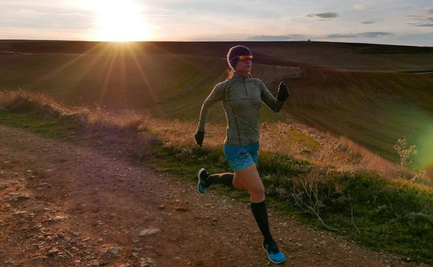 Sandra Corcuera, campeona del mundo corriendo hacia atrás