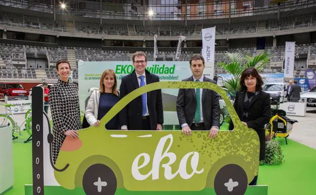 La feria EKOmovilidad reúne hoy los mejores coches sostenibles en el Iradier Arena