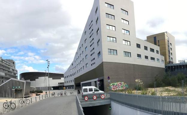 La construcción de 180 apartamentos cerrará el entorno del Iradier Arena 15 años después