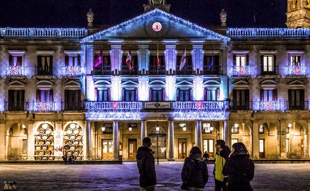 Vitoria eleva un 47% el gasto en luces de Navidad para llegar a más calles y plazas