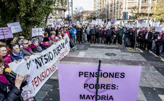 Los pensionistas de Vitoria se suman a las reivindicaciones contra la violencia de género