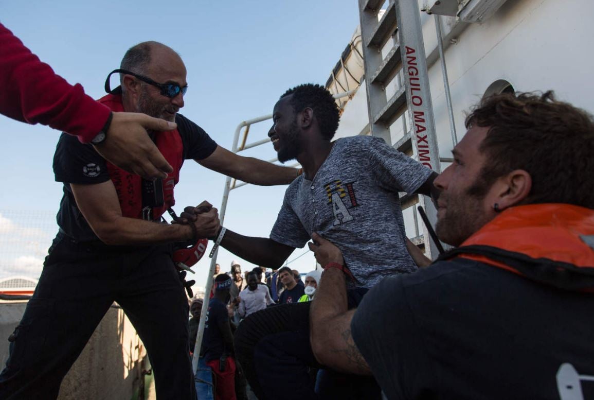 El 'Aita Mari' llega al puerto italiano de Pozzallo