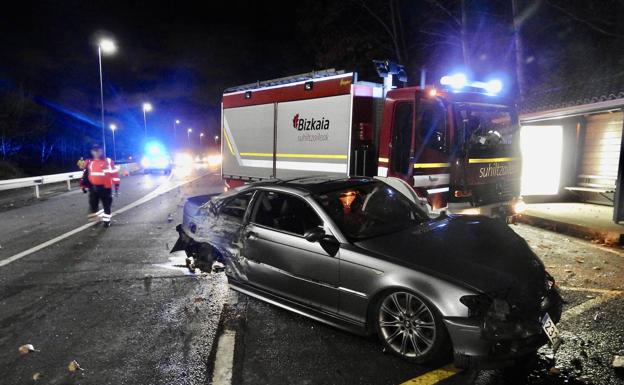Una mujer herida en un choque entre dos vehículos en Dima