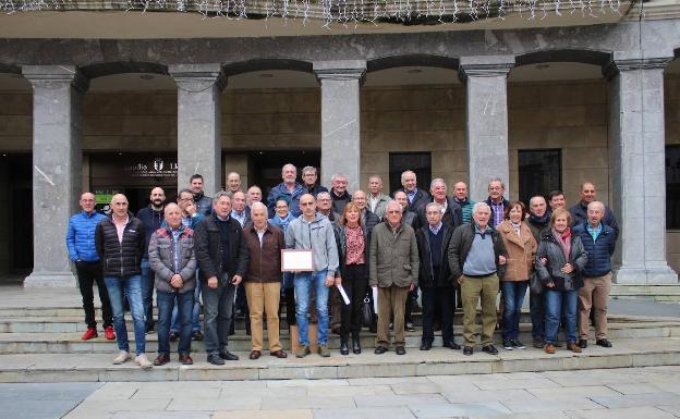 Llodio homenajea a sus ciclistas