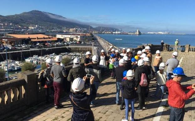 El éxito obliga a repetir las visitas para conocer las leyendas de Punta Begoña