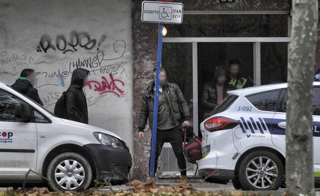 Destapan un narcozulo a 250 metros de la comisaría de la Policía Local de Vitoria