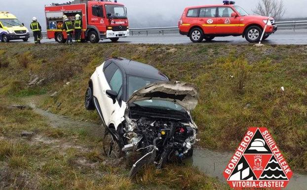 El mal tiempo dificulta la circulación en Álava, donde se registran varios accidentes