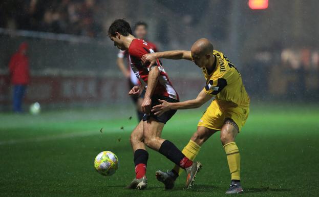 Al Bilbao Athletic casi se le apaga la luz