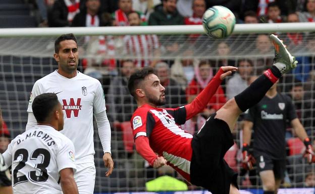 Unai López enseña parte de su repertorio en un partido completo