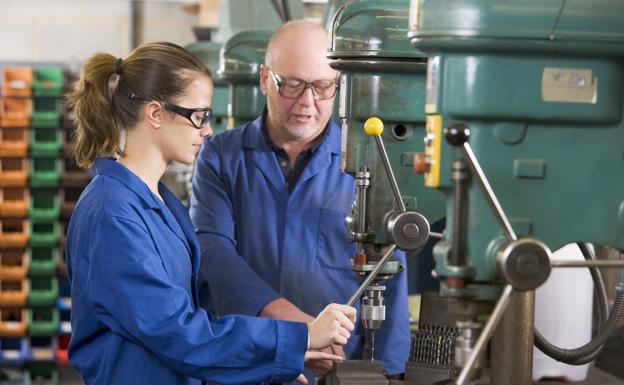 Los titulados en FP Dual industrial rozan el pleno empleo en Euskadi