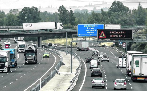 La autopista a Madrid absorbe 1,6 millones de camiones más en el primer año sin peaje