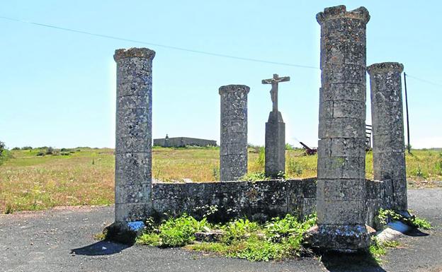 Una obra con la cruz a cuestas en la Montaña Alavesa