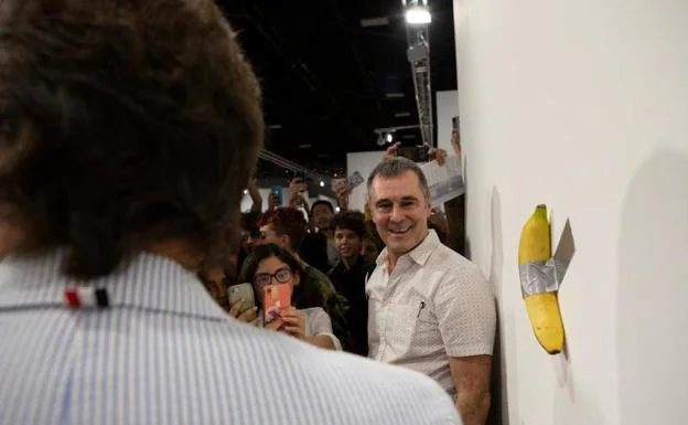 Se come el plátano pegado a la pared por el que se pagó 120.000 dólares