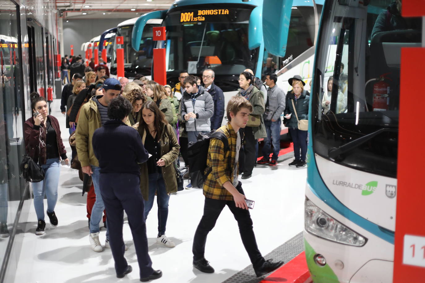 Bilbao Intermodal supera su primer puente con casi 70.000 viajeros en cuatro días