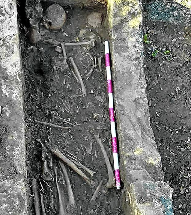Hallan una necrópolis medieval junto a un viñedo en Villabuena