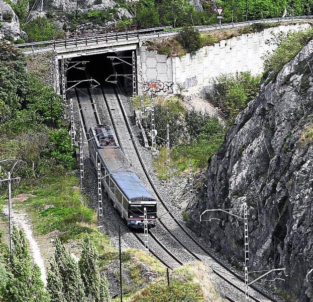 Fomento asegura que quiere «agilizar todo lo posible» el AVE entre Burgos y Vitoria