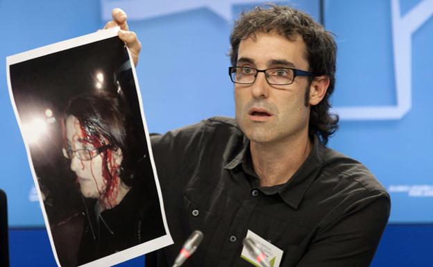 El Supremo rebaja de 2 años a 6 meses la condena a un ertzaina por golpear a una senadora en Amaiur