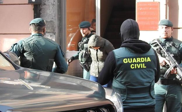 Doce detenidos en Barakaldo en una operación policial contra la explotación sexual de mujeres