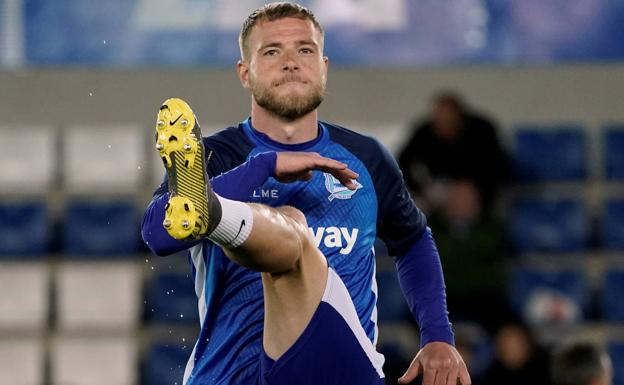 Garitano mezcla titulares y suplentes ante el Jaén