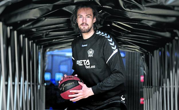 «El equipo tiene carácter porque no nos queda otra»