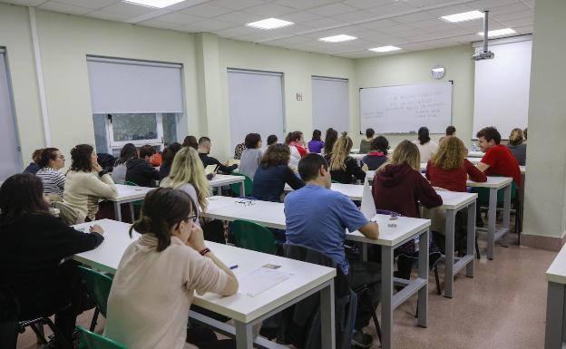 Sindicatos tachan de insuficiente la OPE de Salud para reducir la eventualidad