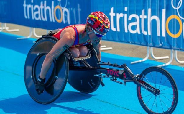 Eva Moral, la abogada y triatleta que busca acudir a sus primeros Juegos Paralímpicos