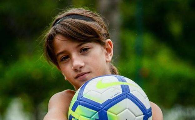 Jujugol, la niña que ha revolucionado el fútbol