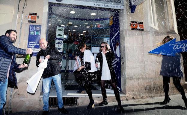 Pepe, el lotero que se apellida Vitoria y que ha repartido 60 millones de euros