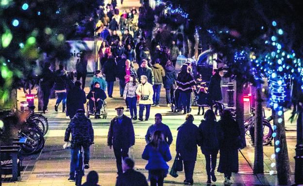 Vitoria, más mestiza y canosa pero menos religiosa