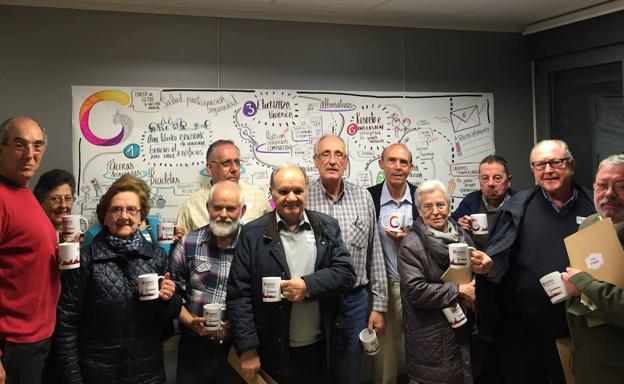 Getxo promueve quedadas y talleres para evitar el «aislamiento» de los mayores