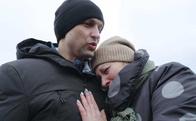 Ucrania y prorrusos terminan el primer canje de prisioneros de guerra desde 2017