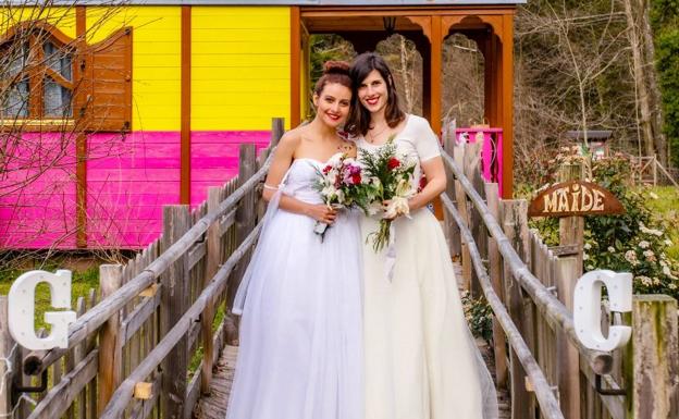 Crecen las bodas entre mujeres para poder inscribir a los hijos en el Registro