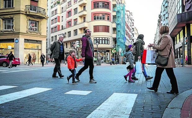 La familia del motorista que chocó con una patrulla en Bilbao pide colaboración ciudadana para esclarecer el accidente