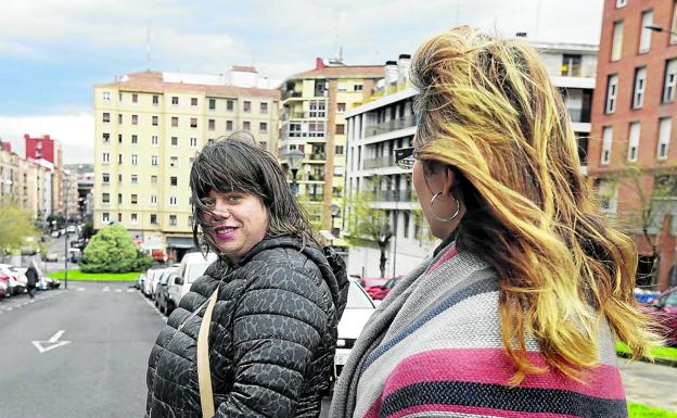 «Vivir en la calle es más duro para una mujer»